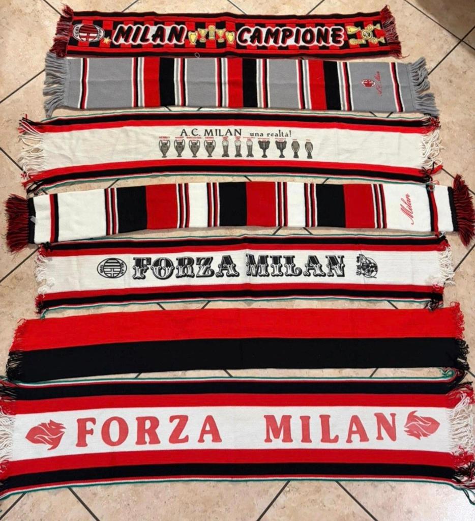 AC Milan Fansjaals - Diverse Ontwerpen, Ophalen of Verzenden, Gebruikt, Clubaccessoires