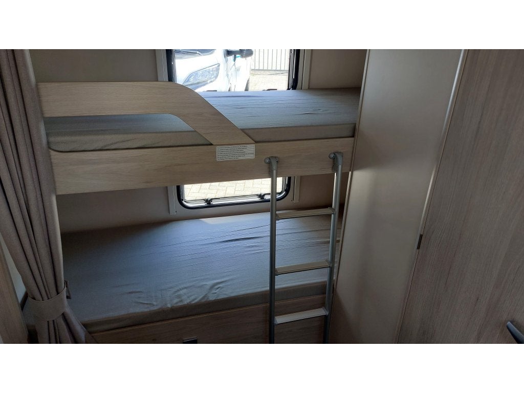 Caravelair Antares Family 486 Model 2019, Incl voortent, Standaardzit, Dwarsbed, Bedrijf, Tot en met 6