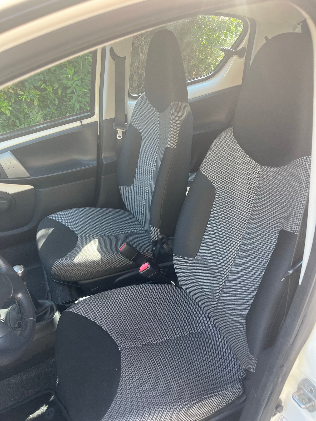 Toyota Aygo 1.0 12V Vvt-i 5DRS 2012 Wit, Voorwielaandrijving, 4 stoelen, Origineel Nederlands, Handgeschakeld