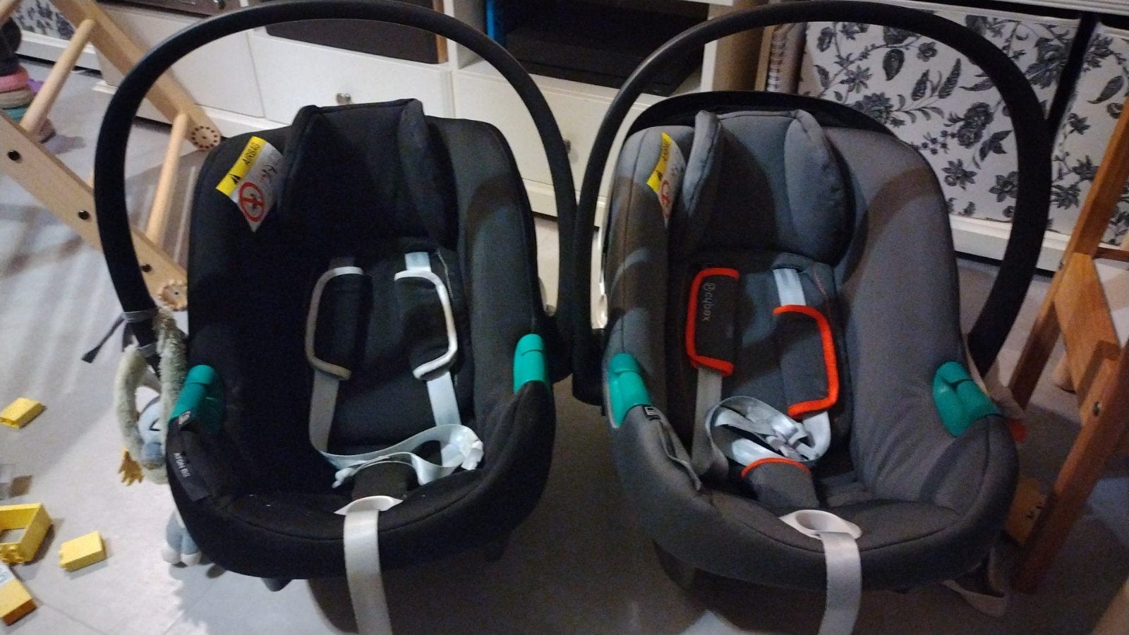 2 Cybex Aton 5 autostoeltjes met bases, Autogordel of Isofix, Gebruikt, Zijbescherming, 0 t/m 13 kg