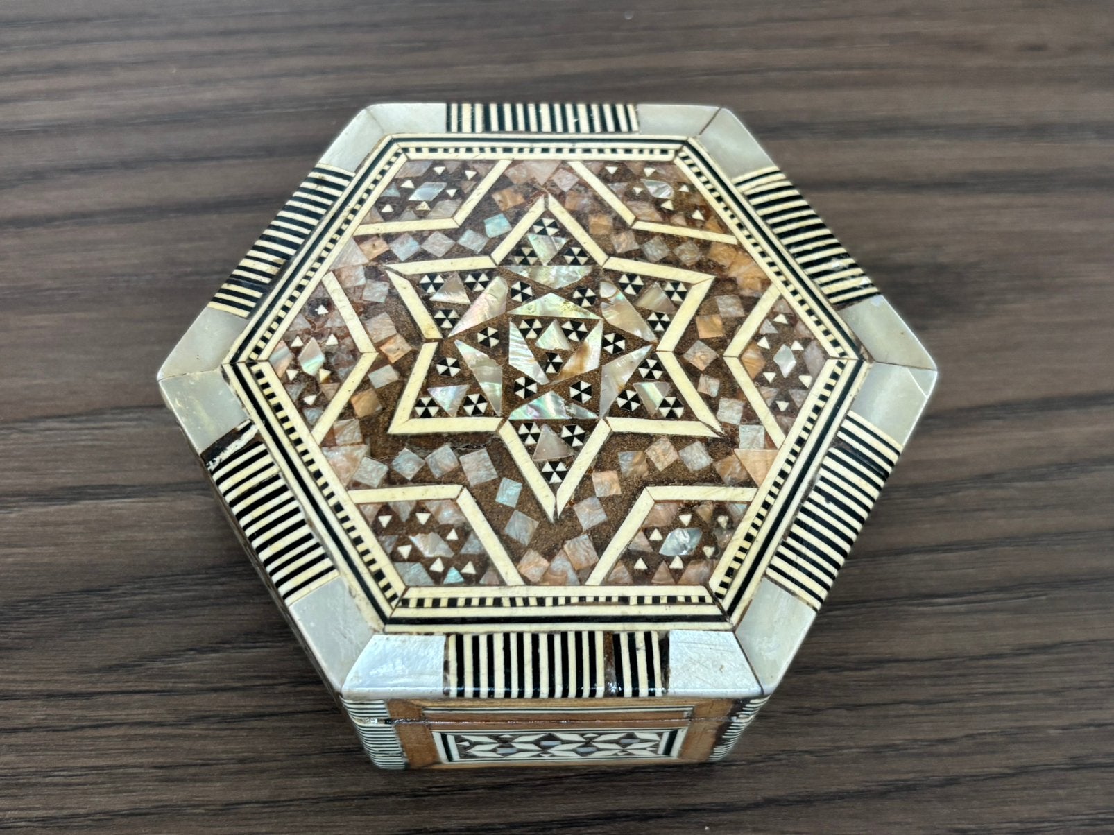 Sieradenkistje van hout ingelegd met parelmoer mozaïk Egypte, Ophalen of Verzenden