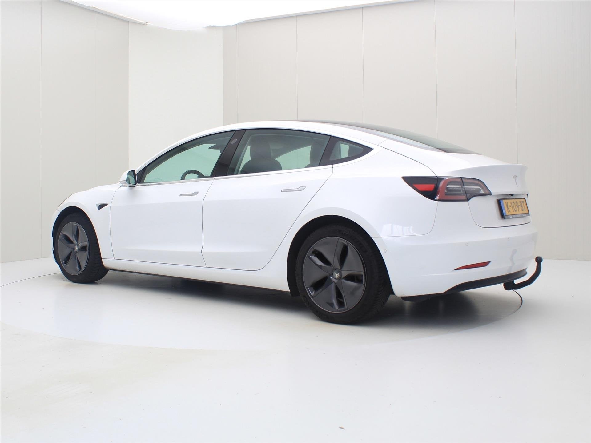 Tesla Model 3 Standard RWD Plus [ TREKHAAK+LFP-ACCU+AUTOPILO, Automaat, Achterwielaandrijving, Gebruikt, Zwart