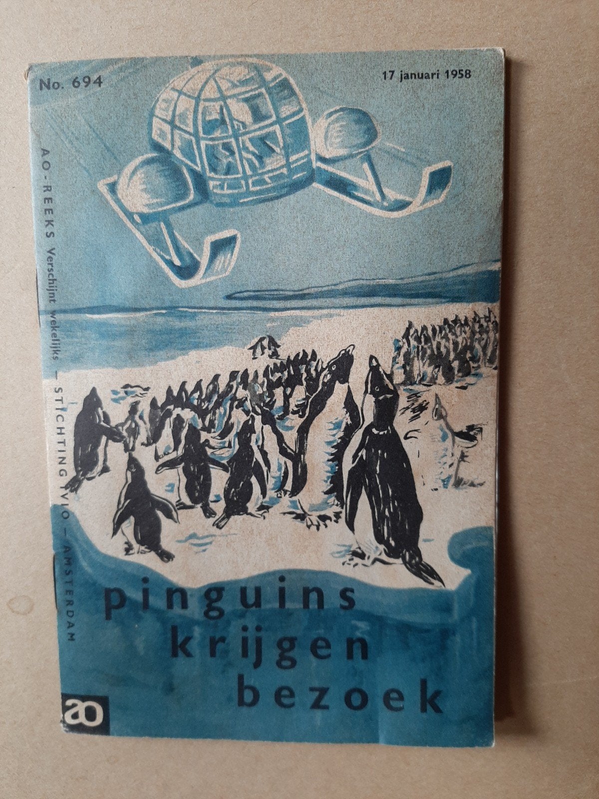 Pinguïns krijgen bezoek - AO-reeks No. 694 ., Eén stripboek, Ophalen of Verzenden, Gelezen, Onbekend