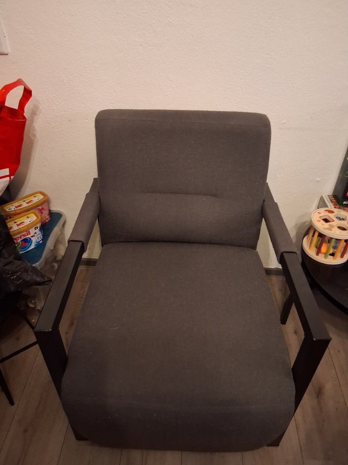 2 Grijze Lounge Stoelen  ophalen t.e.a.b, Ophalen, Gebruikt, Twee, Stof