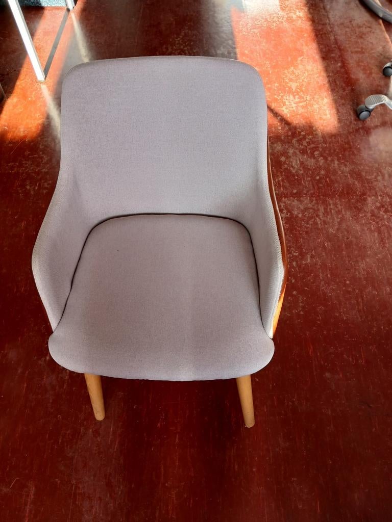 Eetstoel gestoffeerd €15!, Ophalen, Nieuw, Vier