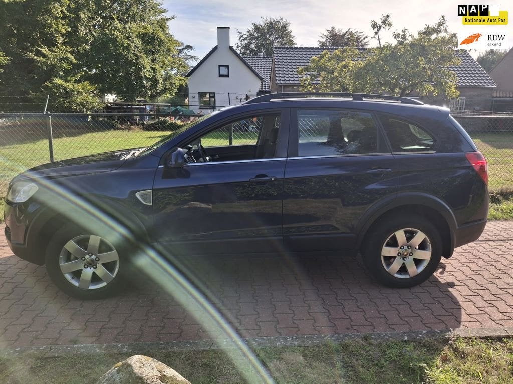 Chevrolet Captiva 2.4i Executive, Voorwielaandrijving, 136 pk, Gebruikt, Zwart