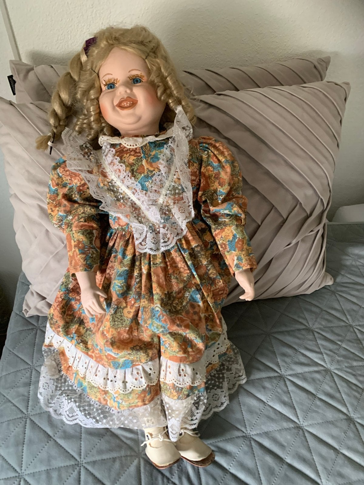 Grote gekledepop - 80 cm, Verzamelen, Poppen, Ophalen of Verzenden, Gebruikt, Pop