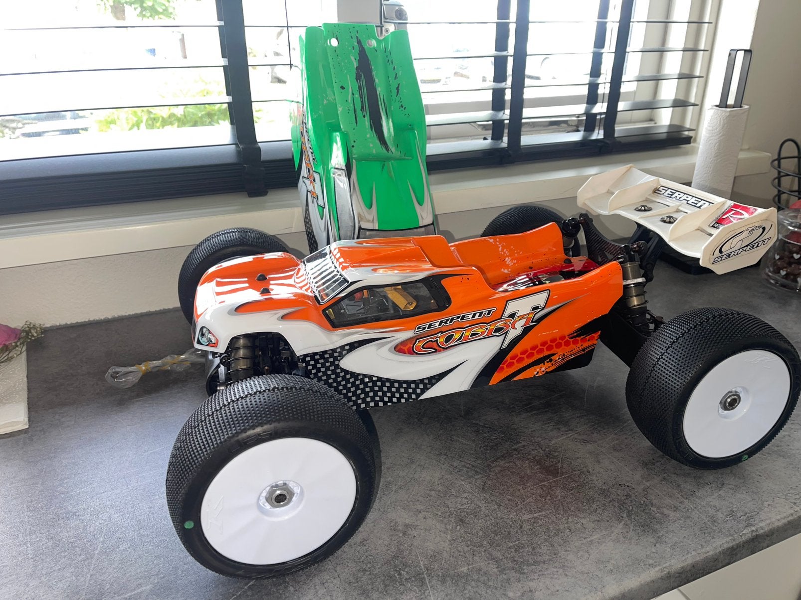 GEZOCHT! Serpent Cobra 811 TE Truggy Pro/Kit/RTR, Auto offroad, Zo goed als nieuw, Schaal 1:8, Ophalen
