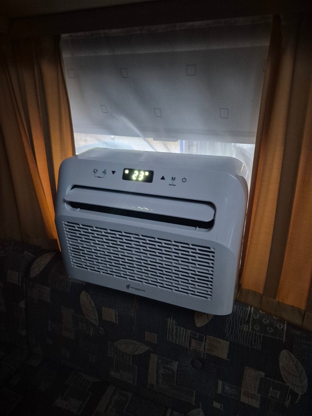 Mobiele airco voor caravan of camper - krachtig 5000 BTU, Caravans en Kamperen, Ophalen, Zo goed als nieuw