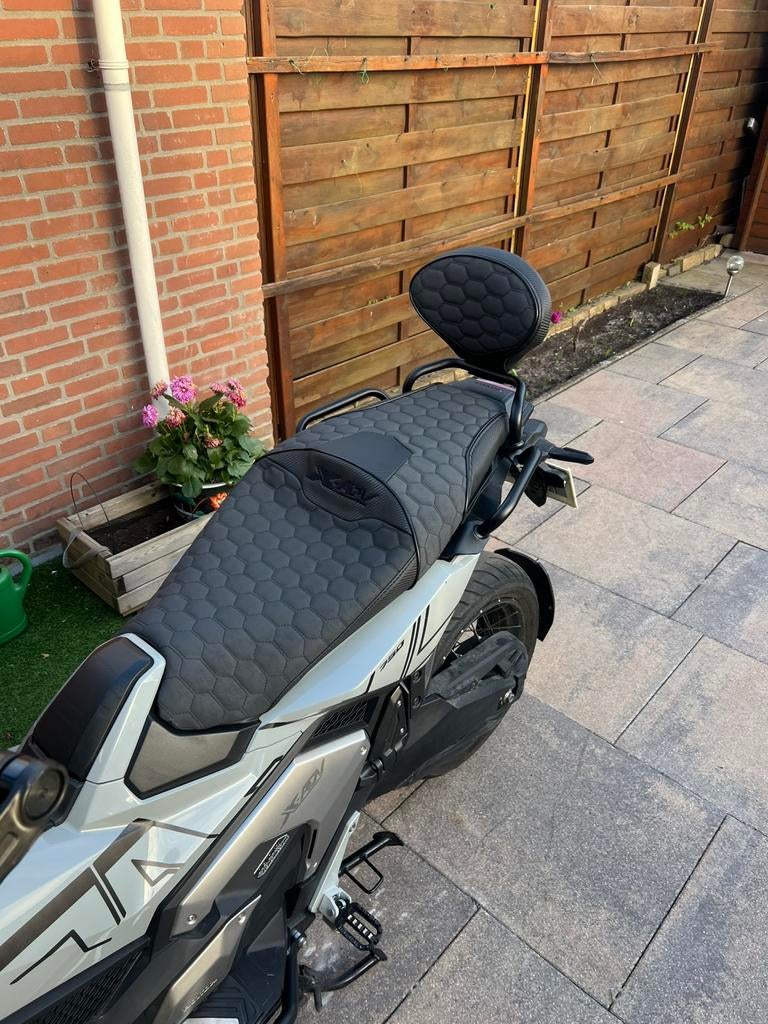 HONDA X ADV CUSTOM ZADEL RS LAATSTE KLEUREN MOET ZSM WEG, Ophalen of Verzenden