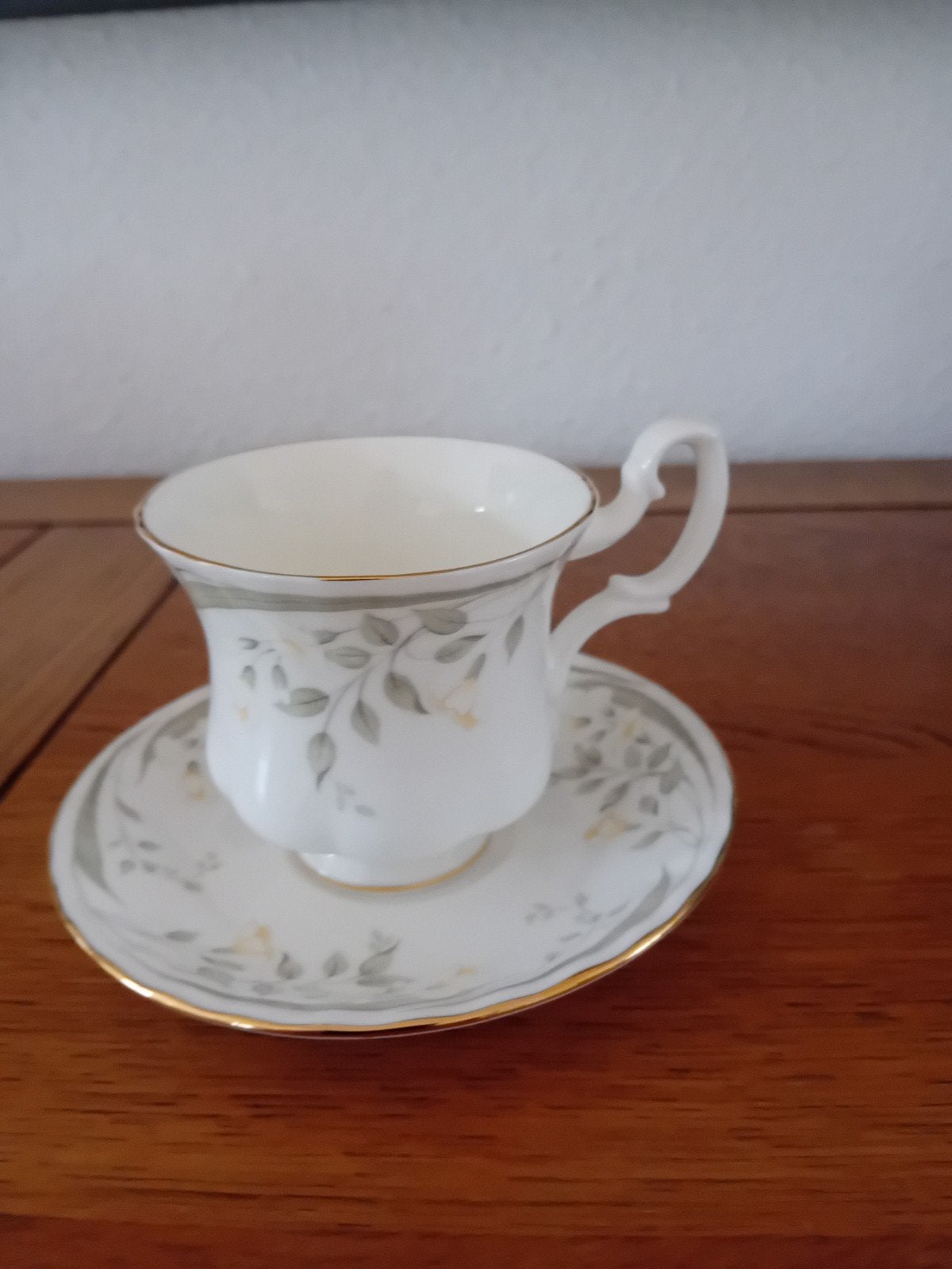 Royal Albert Kop en Schotel - Delicate Bloemenprint, Huis en Inrichting, Keuken | Servies, Ophalen
