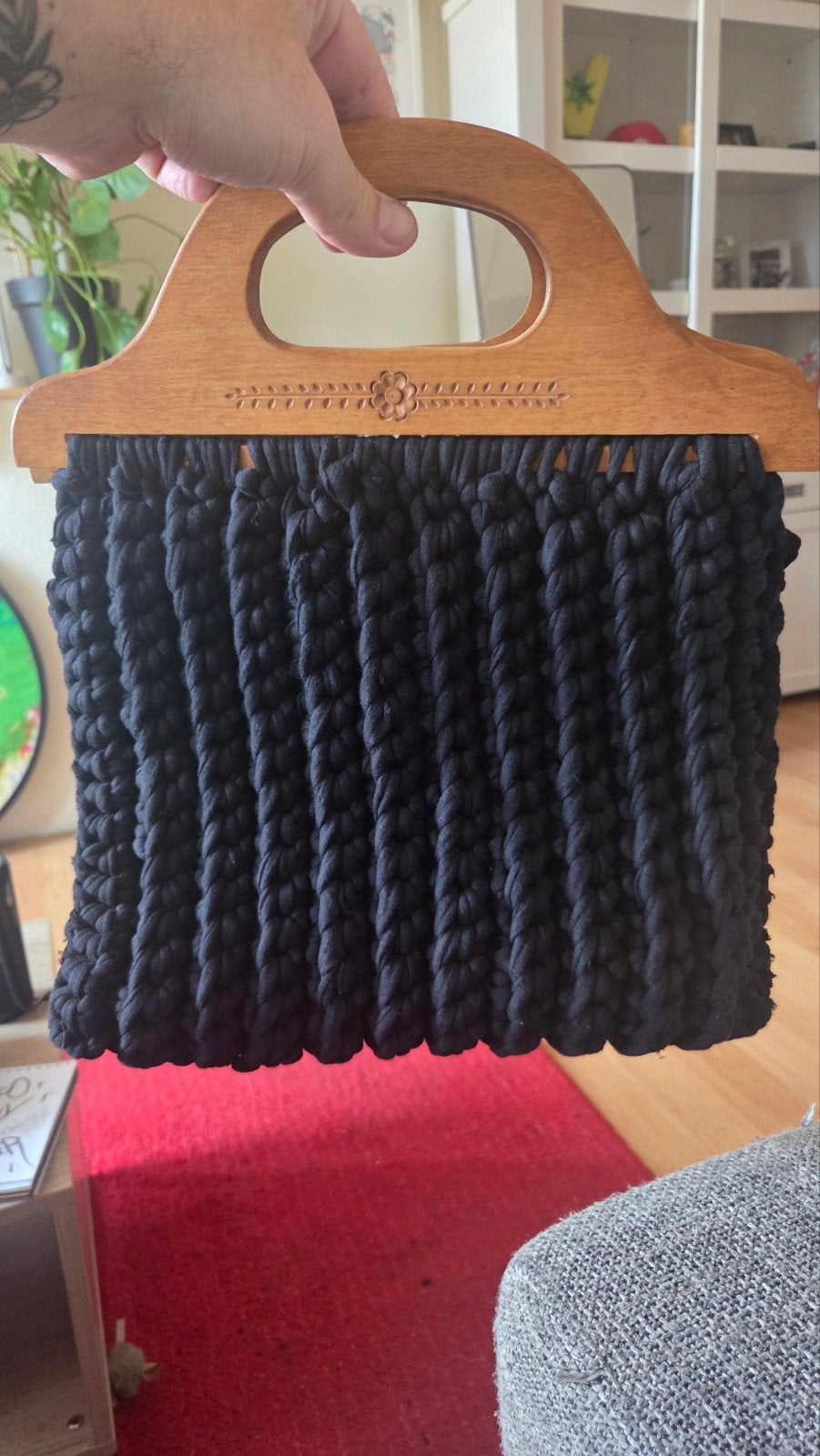 Unieke handtas met houten handvat en bloemenprint, Ophalen of Verzenden, Zwart, Handtas