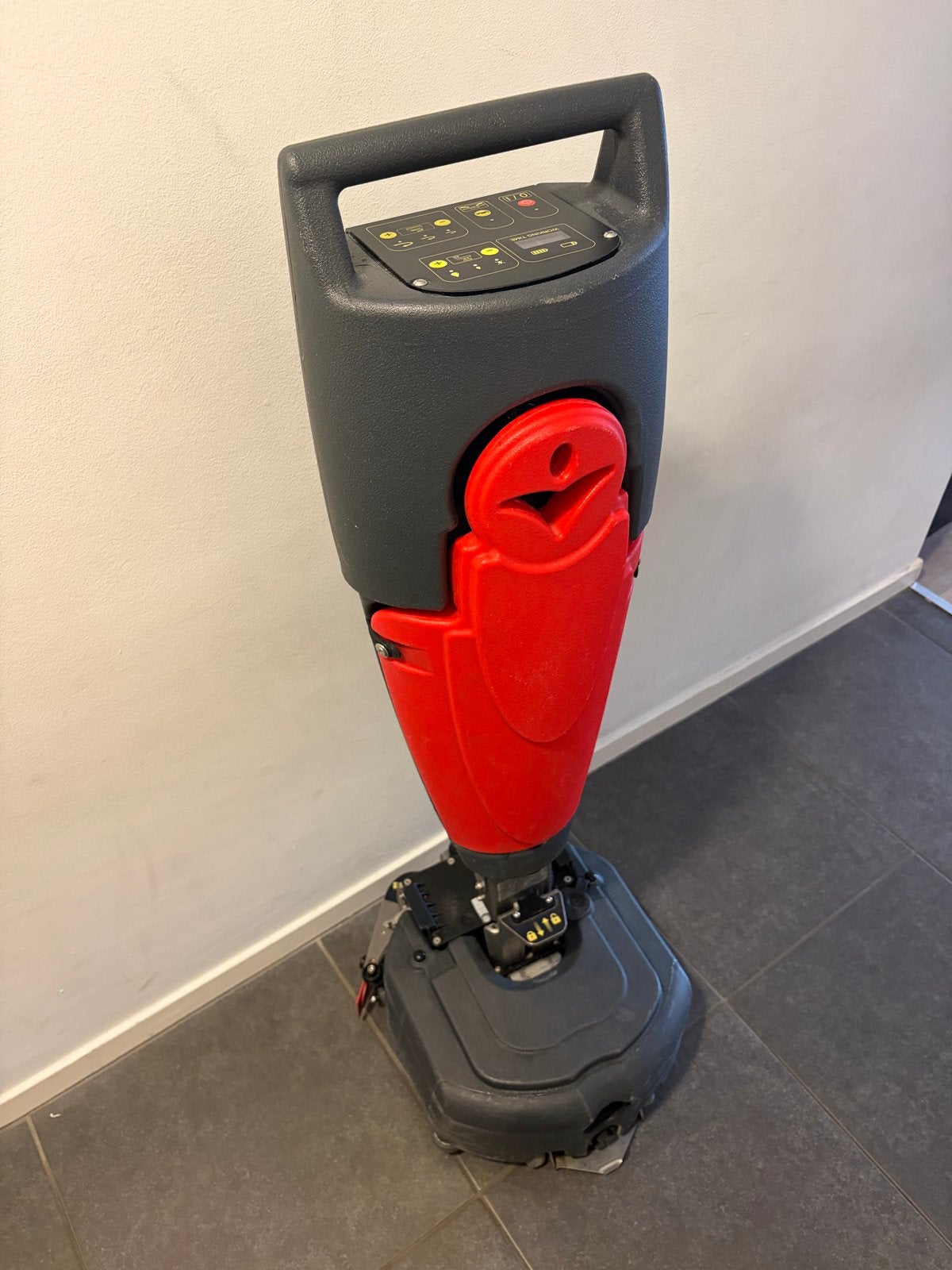 Professionele compacte schrob-/zuigmachine, Ophalen