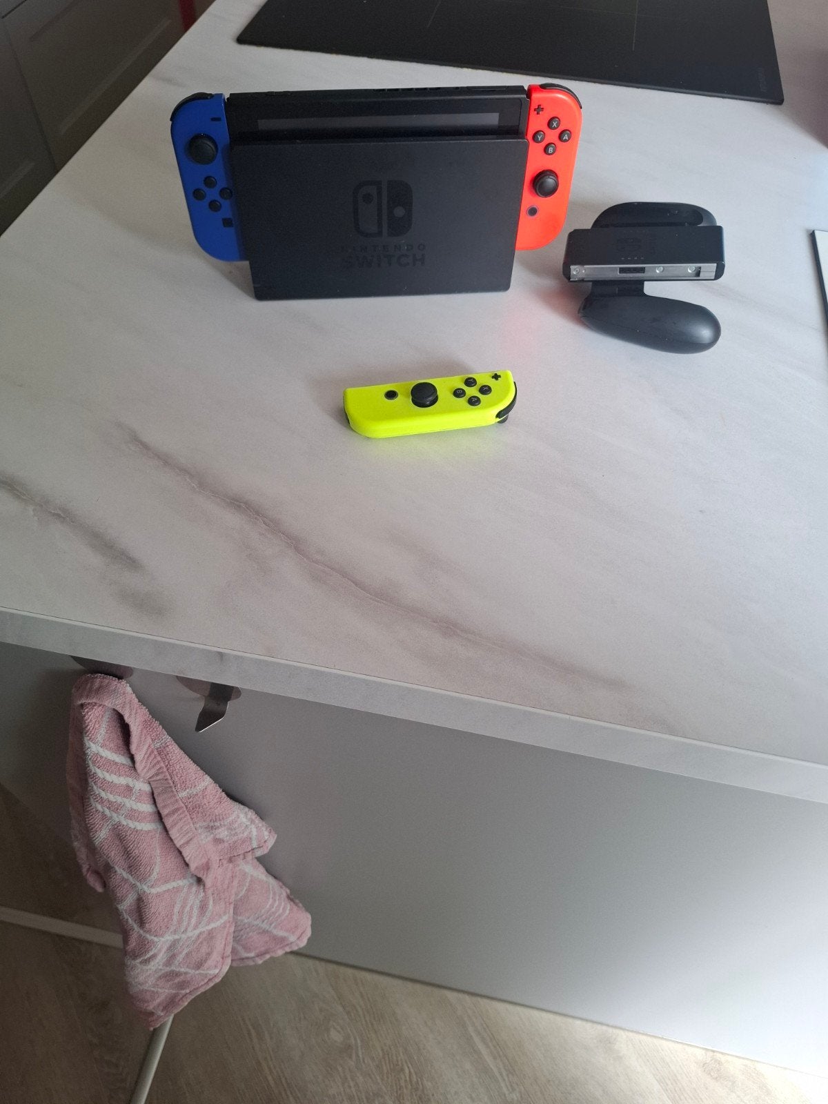 Nintendo Switch Original met 3 controllers, Spelcomputers en Games, Spelcomputers | Nintendo Switch, Gebruikt, Switch Original