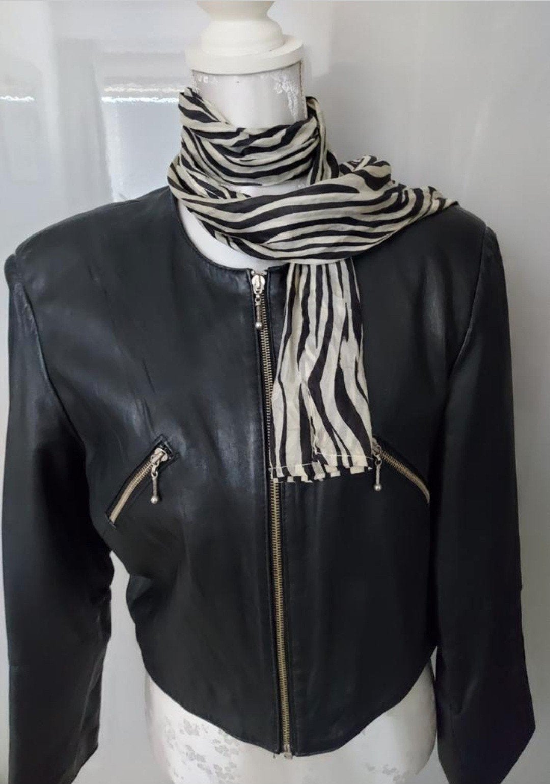 KORT ZWART ECHT LEREN JASJE MAAT 40, Kleding | Dames, Maat 38/40 (M), Zwart, Ophalen of Verzenden, Zo goed als nieuw