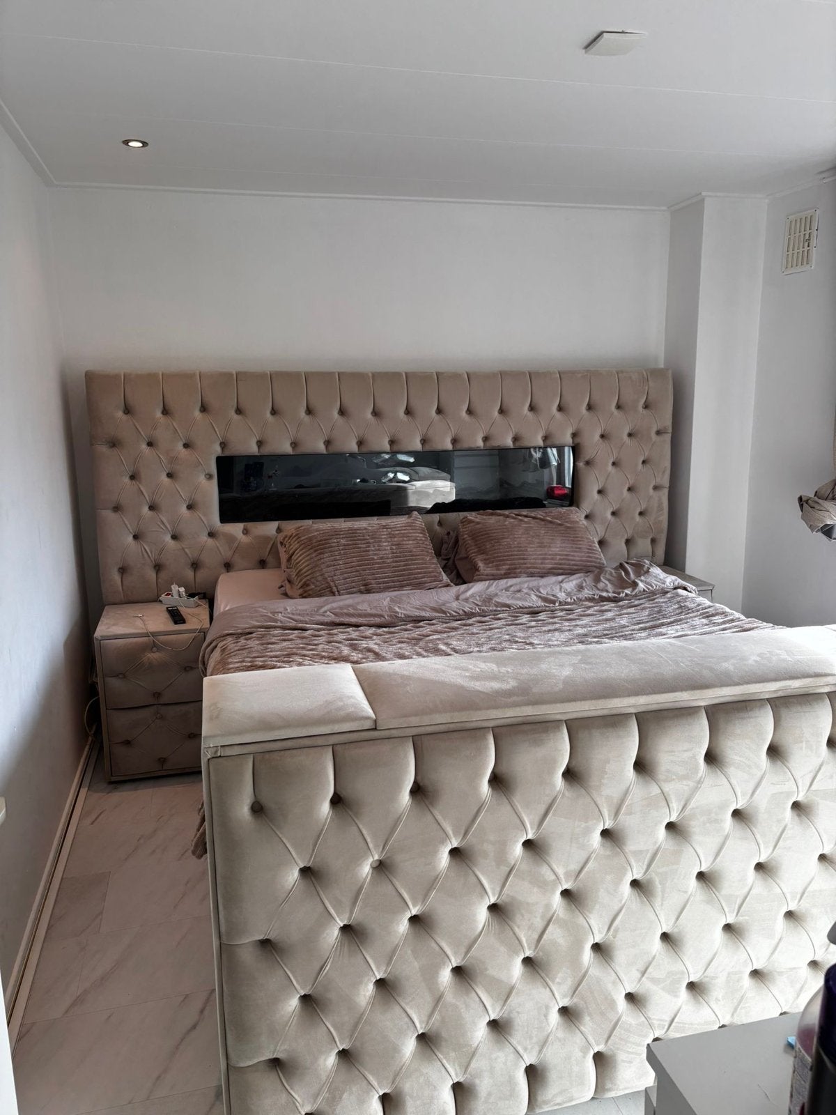 Boxspring Hoofdbord chesterfield beige met sfeerhaard, Ophalen, Gebruikt, Inbouwhaard, Elektrische haard