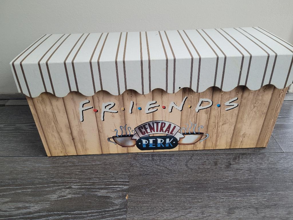 friends dvd box complete set 70 euro, Cd's en Dvd's, Dvd's | Tv en Series, Alle leeftijden, Ophalen, Zo goed als nieuw, Komedie