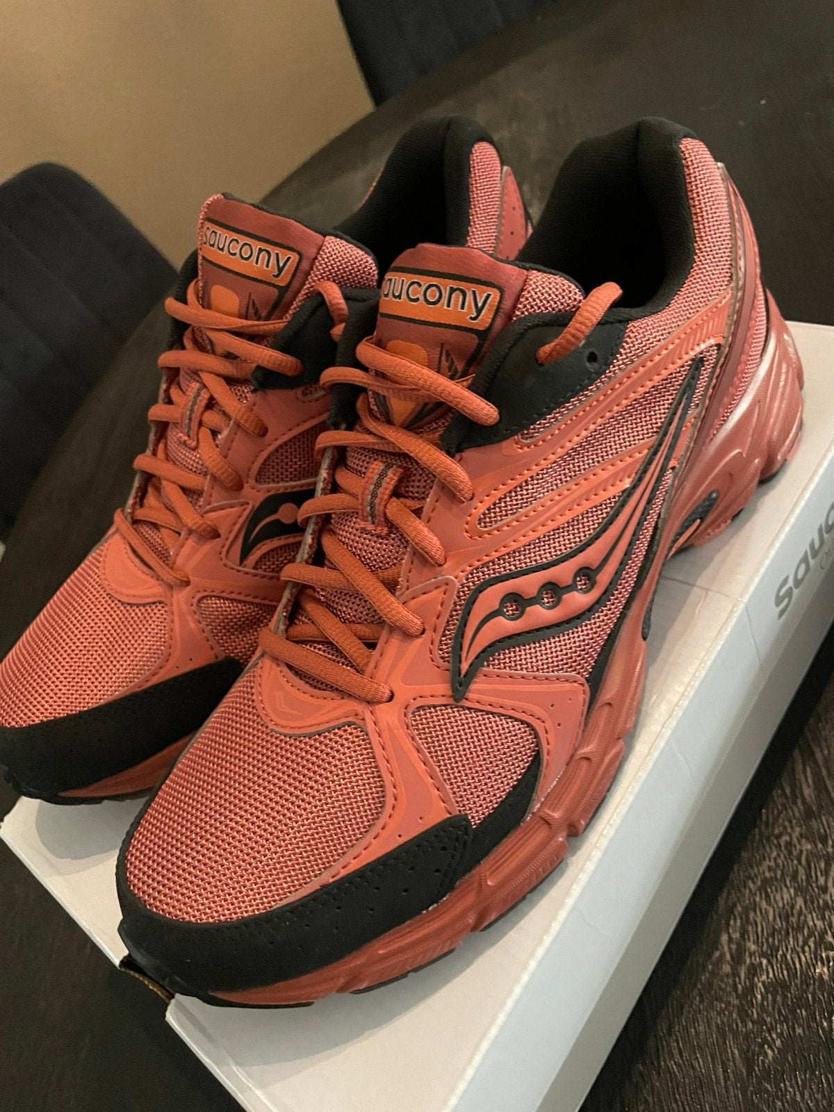 Sneakers Nike Saucony Adidas, Ophalen of Verzenden, Nieuw, Overige kleuren