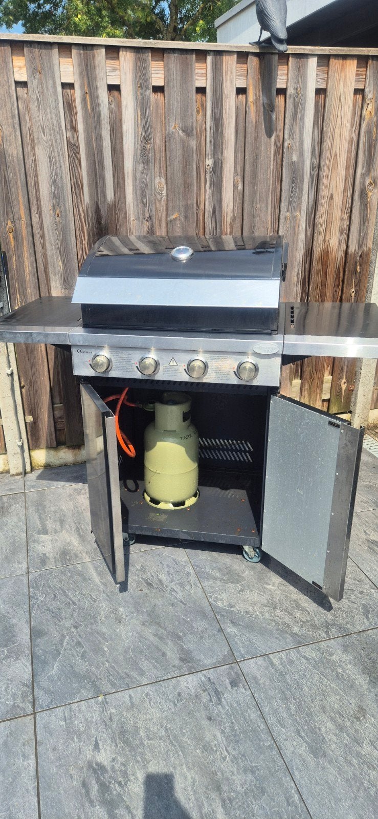 Gebruikte gasbarbecue met 4 branders, Ophalen, Gebruikt, Onbekend
