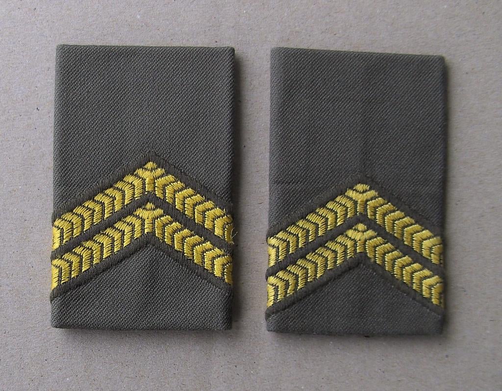 rangen trui  -  Korporaal.1, Ophalen of Verzenden, Landmacht, Nederland, Embleem of Badge