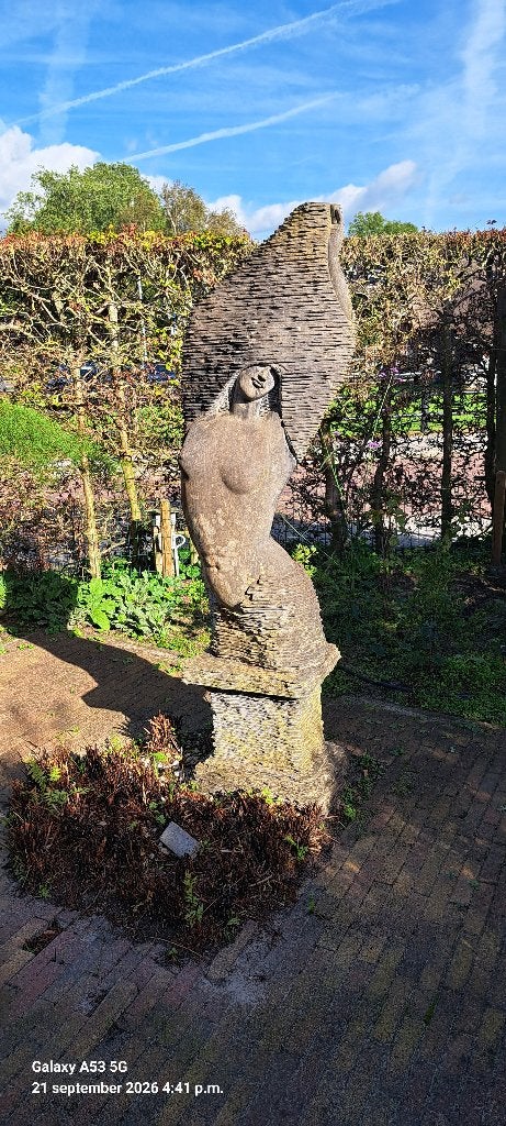 Groot betonnen tuinbeeld vrouw, 173 cm, bijzonder design, Ophalen, Gebruikt, Beton, Mensenbeeld