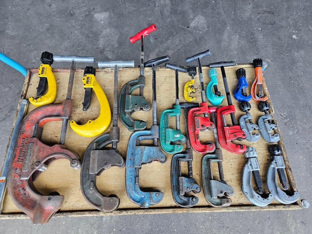 Diverse gebruikte pijpsnijders 1/8-2", 11/4-4", 4"-6", Ophalen, Nn, Gebruikt, Nn