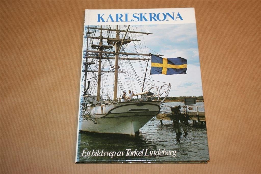 Boek over Karlskrona., Ophalen of Verzenden, Gelezen, Europa