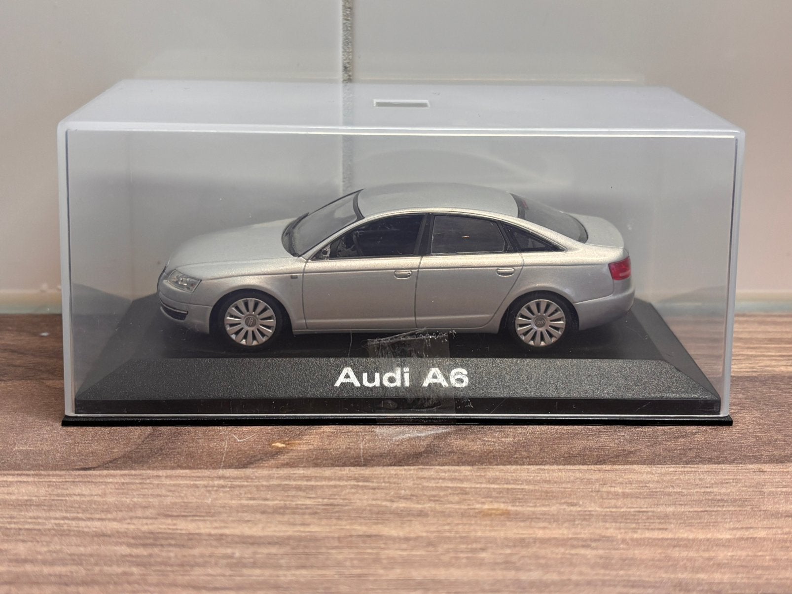 Audi A6 C6 Zilver Metallic Minichamps 1:43, Ophalen of Verzenden, Gebruikt, Auto, MiniChamps