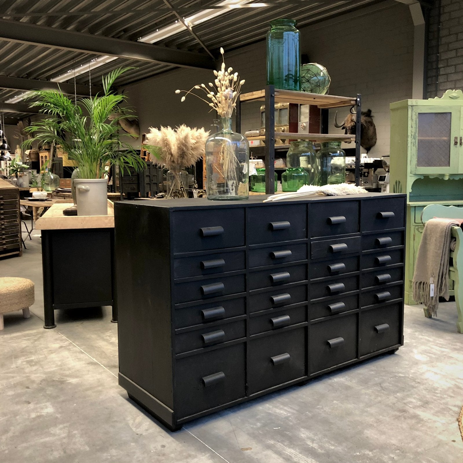Industriële kast, vintage ladekast, oud dressoir, Ophalen