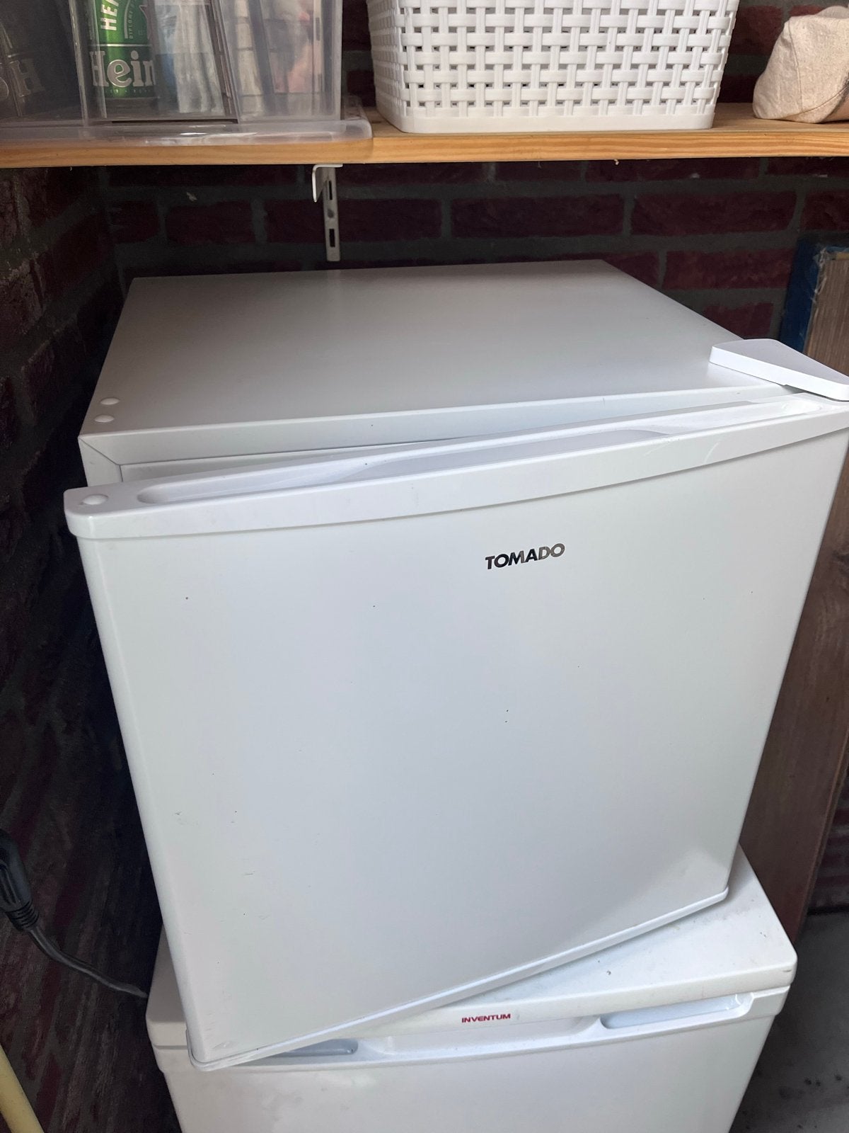Tomado TFM4402W/01 Mini Vrieskast - 31L, Ophalen, Met aparte vriezer, Minder dan 45 cm, Minder dan 85 cm