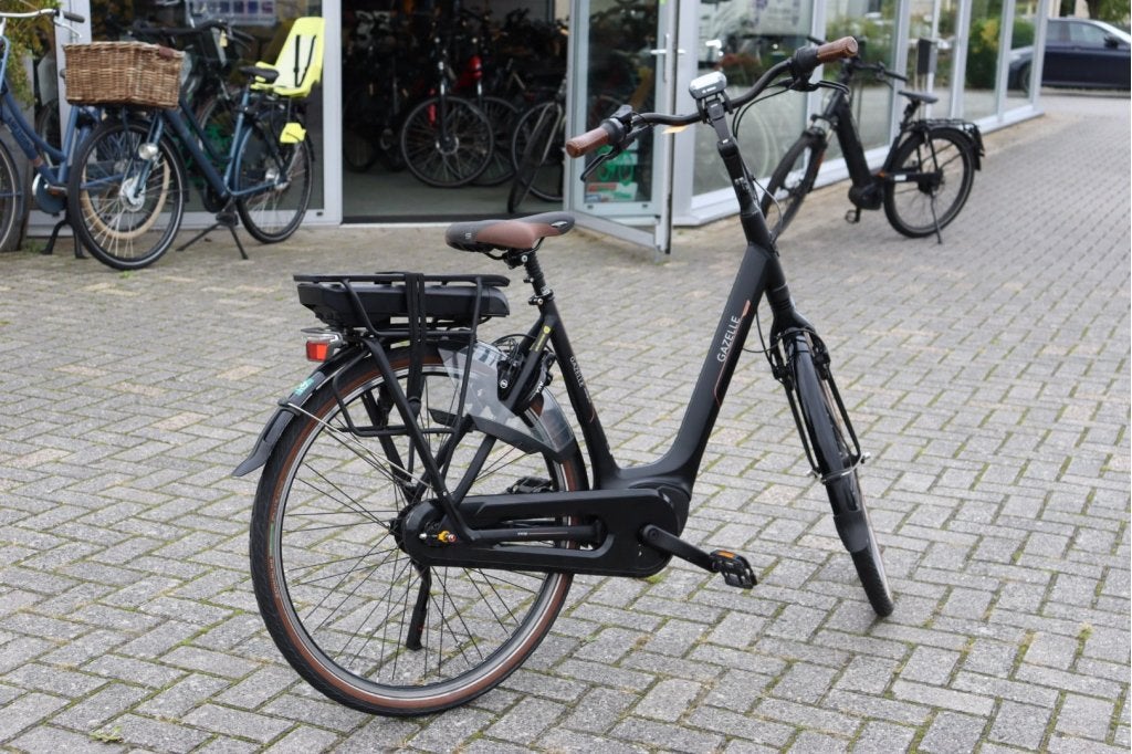 Foto 2 van Gazelle Orange C8 l Bosch Active Plus l 400wh l 53cm