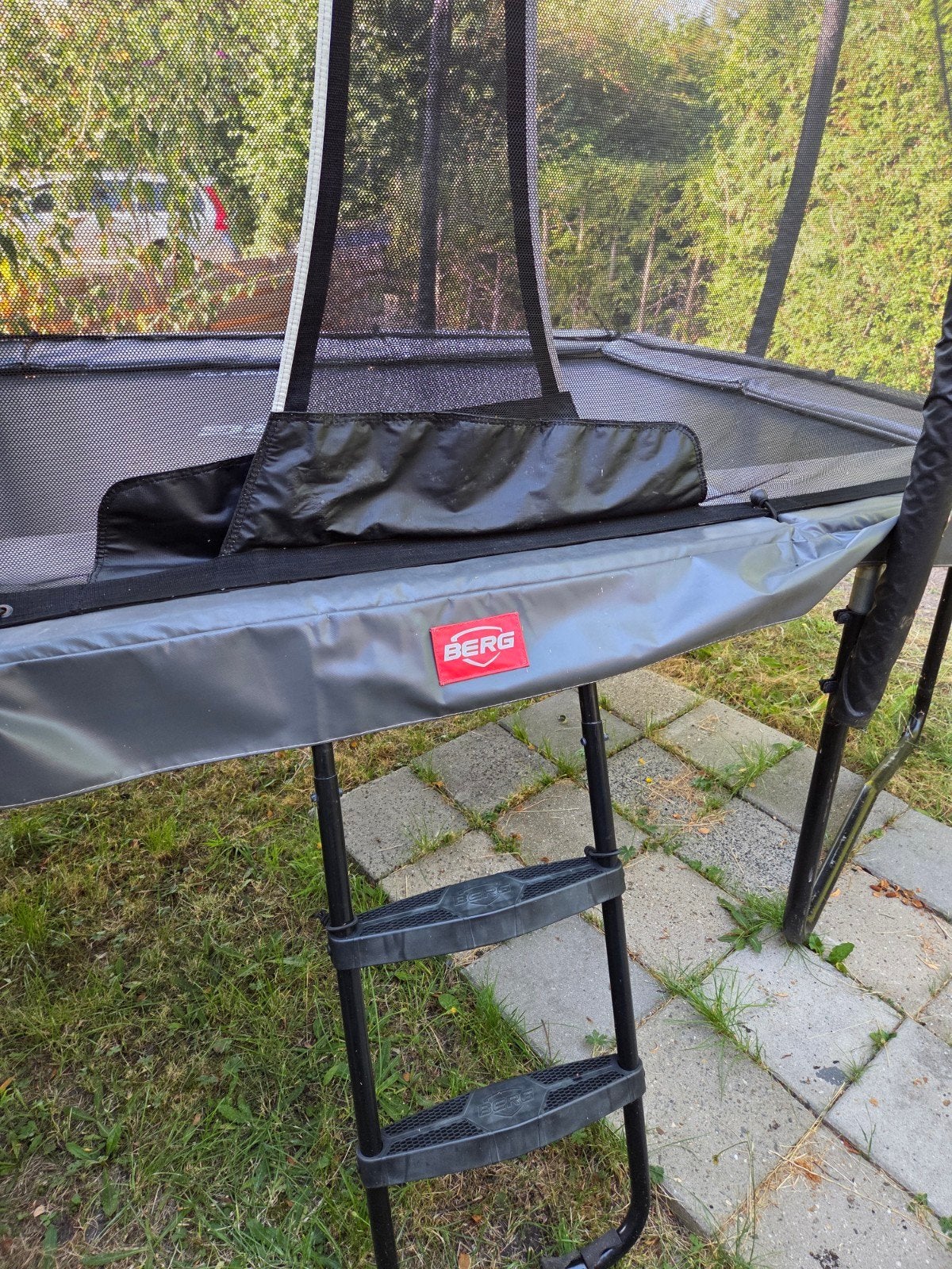 BERG Trampoline met veiligheidsnet en ladder, Kinderen en Baby's, Speelgoed | Buiten | Trampolines, Ophalen, Gebruikt