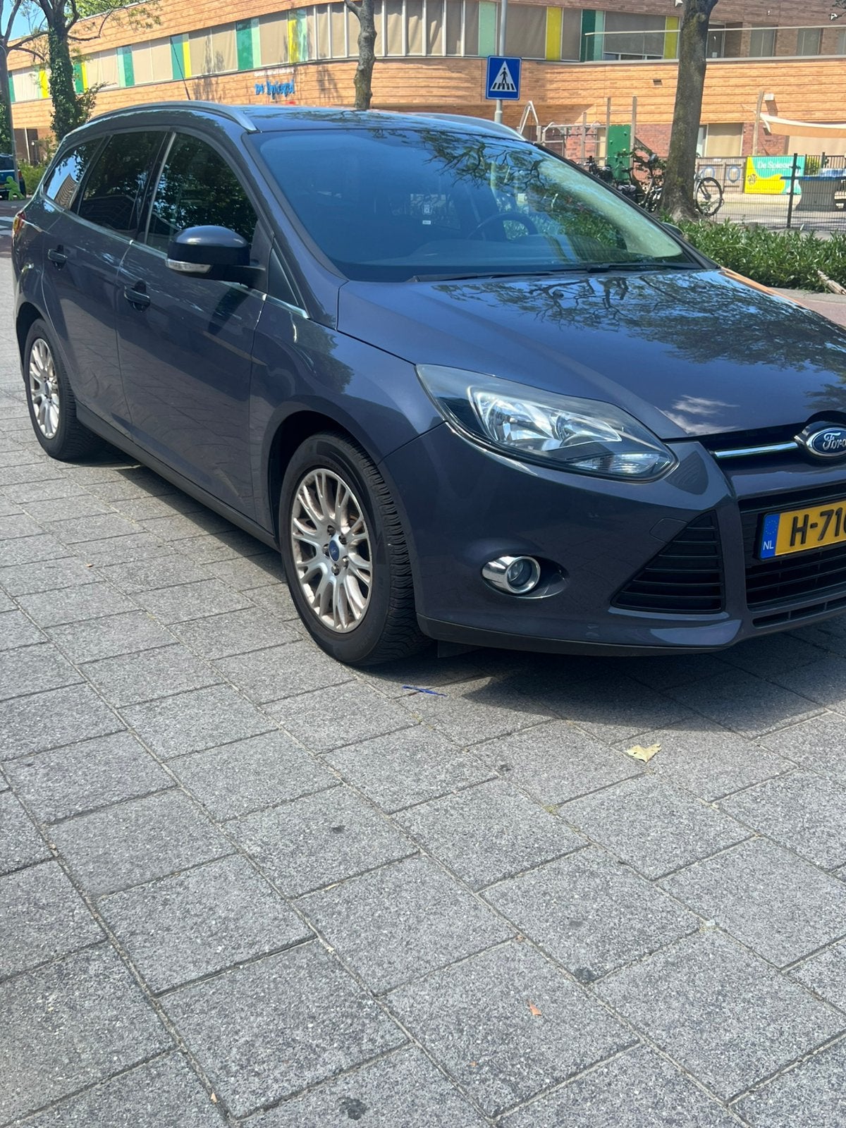 Ford Focus 1.6 Ti-vct 92KW 4-D 2011 Grijs, 1596 cc, Zwart, 4 cilinders, Stoelverwarming