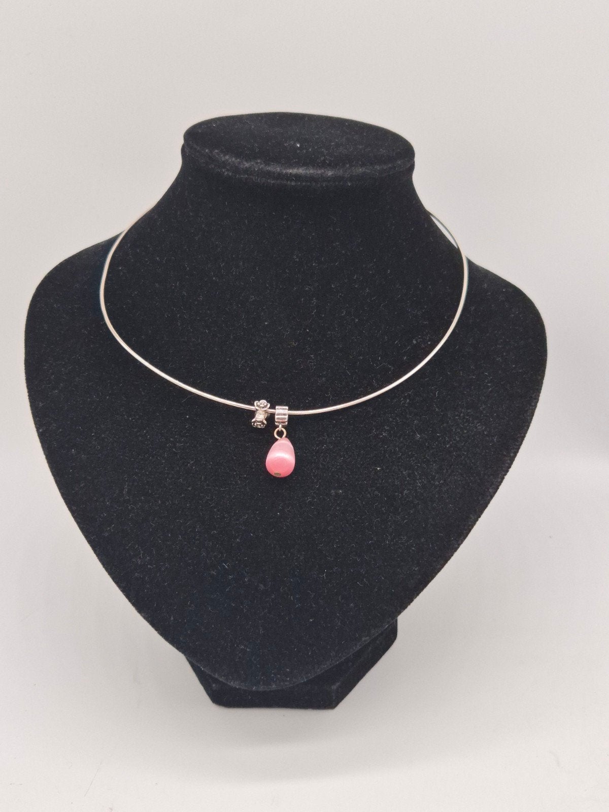 Zilveren spang met roze bedel en zilveren bedel, Sieraden, Tassen en Uiterlijk, Met hanger, Gebruikt, Verzenden, Zilver