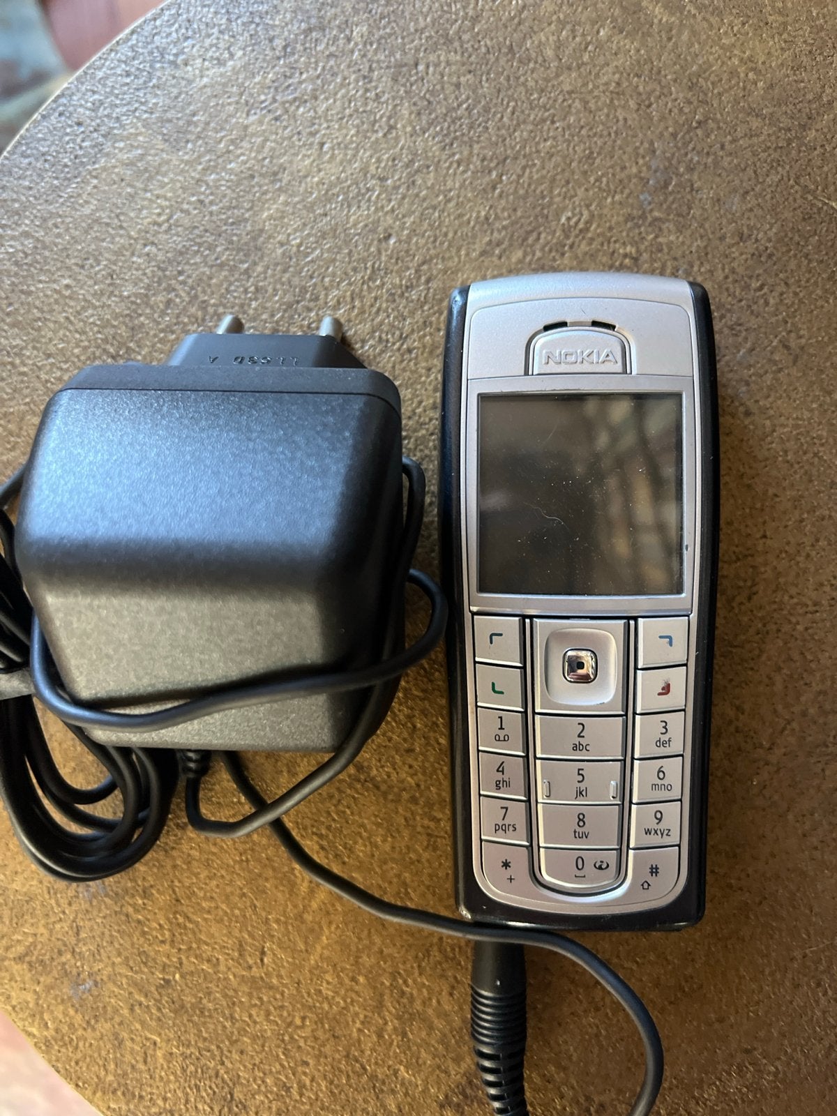 Nokia 6230i met oplader - Klassieke telefoon, Gebruikt, Verzenden, Zwart, Fysiek toetsenbord