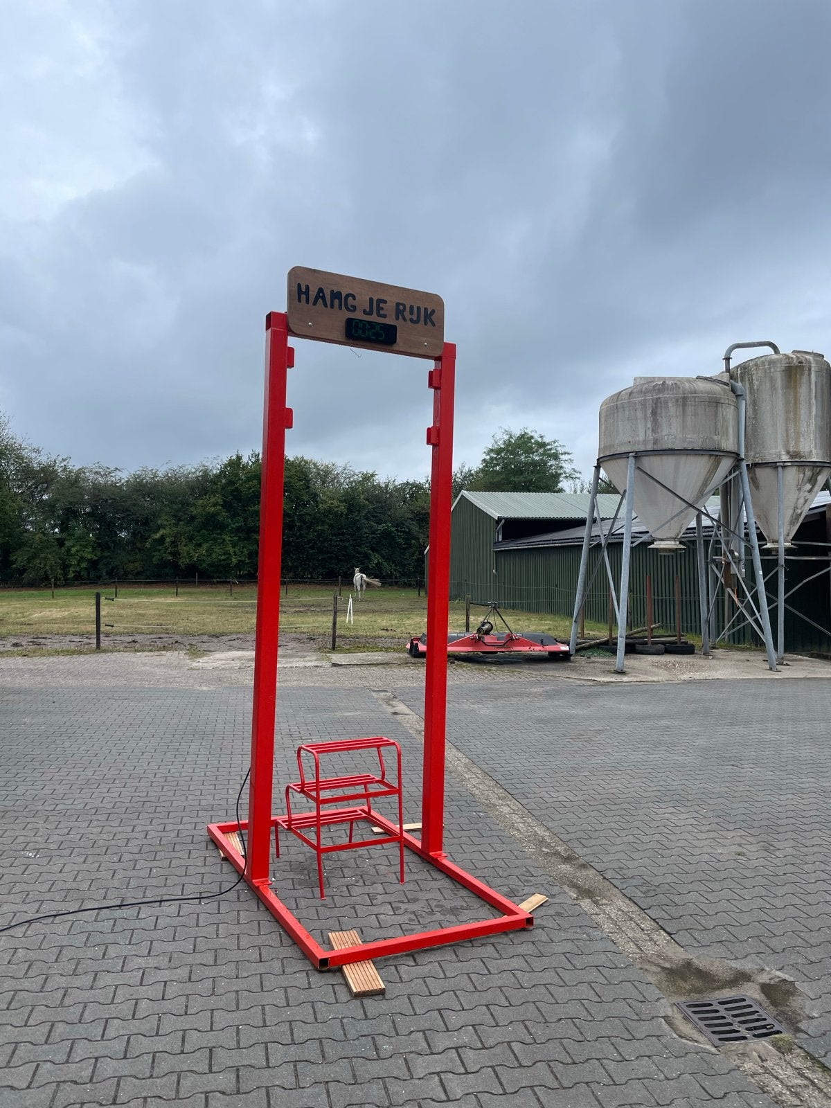 Te koop “Hang je rijk”, Ophalen, Gebruikt