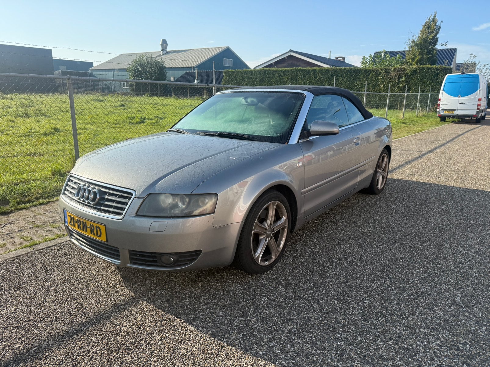 Audi A4 Cabriolet Automaat 2005 – Schadeauto – 245.659 km, Cabriolet, Audi, Zilver of Grijs, Benzine
