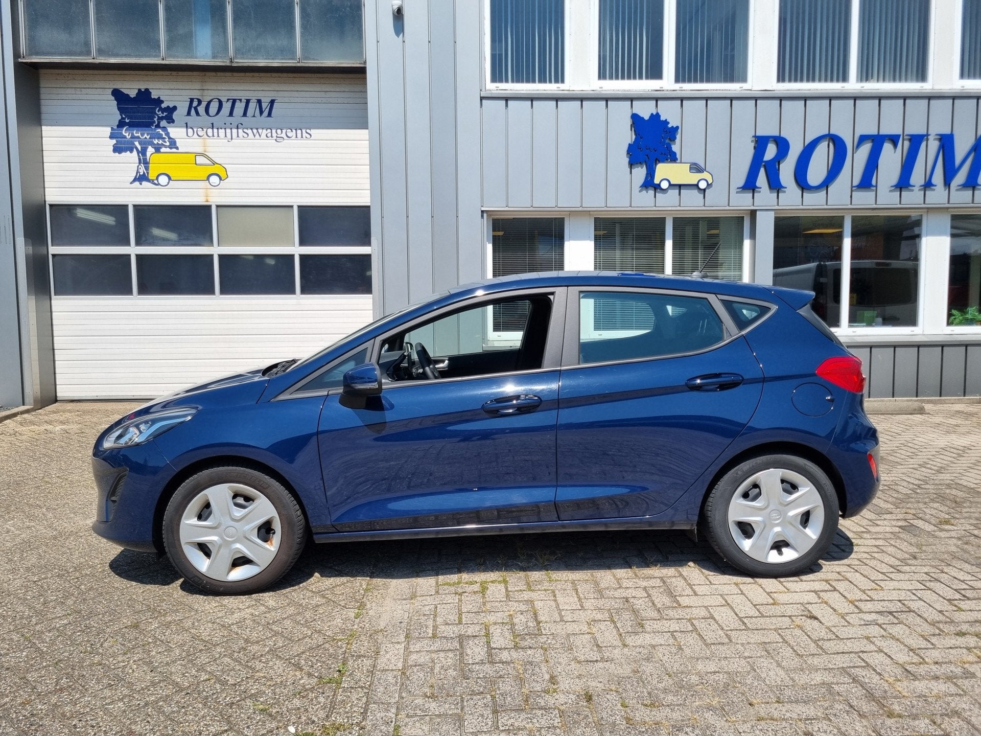 Ford Fiesta 1.1 Trend AIRCO, NAV. PDC INRUIL/FIN MOGELIJK, Voorwielaandrijving, 86 pk, Blauw, Origineel Nederlands