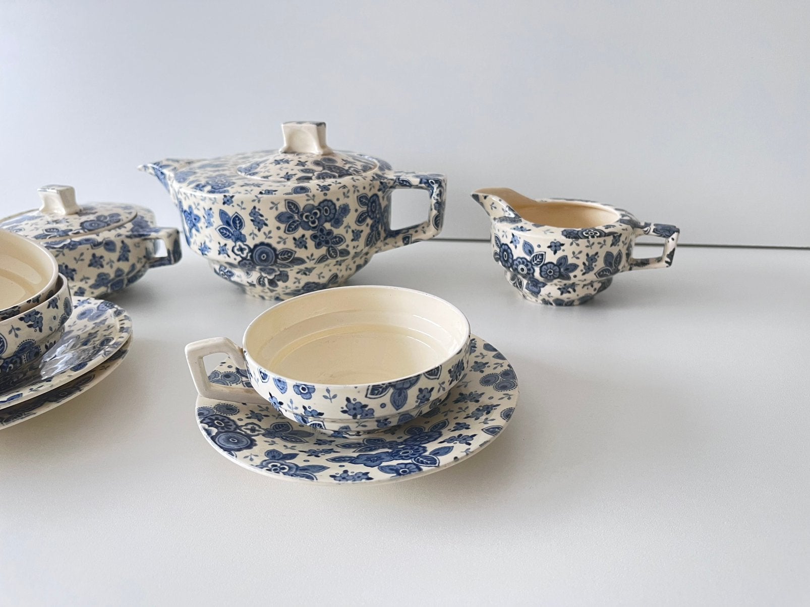 Foto 2 van Beatrix servies theeservies art deco