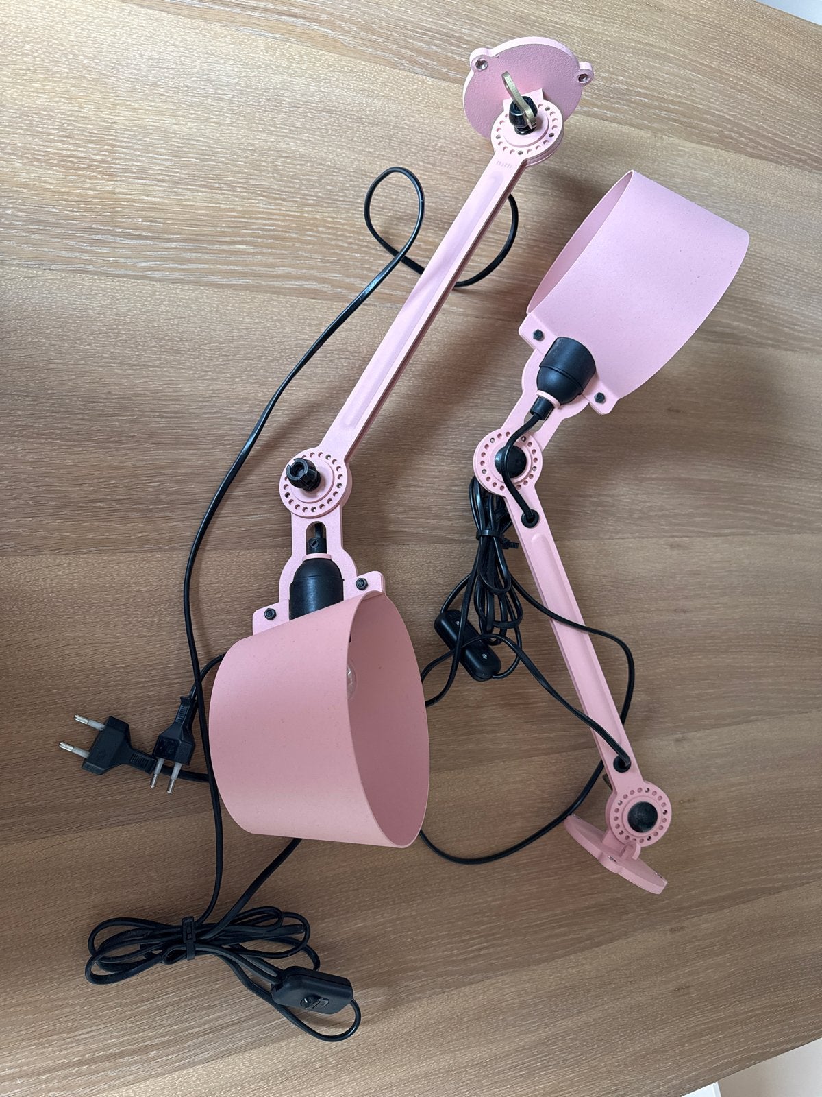 2x Tonone Bolt Wandlamp Roze, Gebruikt, Roze, Overige merken, Verstelbaar