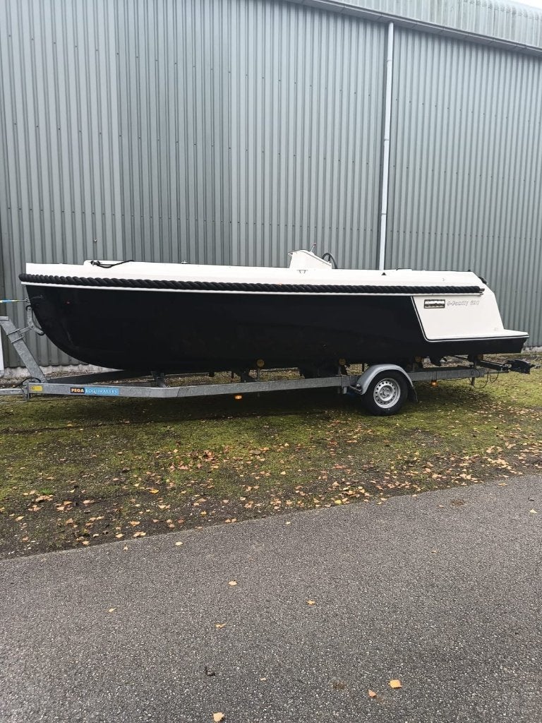 Sloep 4-Family 690 - SET ! (trailer met boot), Tender, Rondzit, Zo goed als nieuw, 2 m