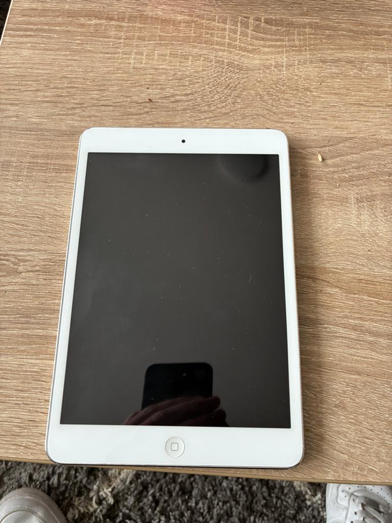 Ipad 1e generatie ICLOUD LOCK, Computers en Software, Apple iPads, Apple iPad, Wit, Zo goed als nieuw, 64 GB