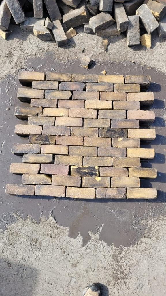 Oud gebakken klinkers, dikformaat, bronze mix op pallets, Gebruikt, Keramiek, Klinkers, DeStenenMan