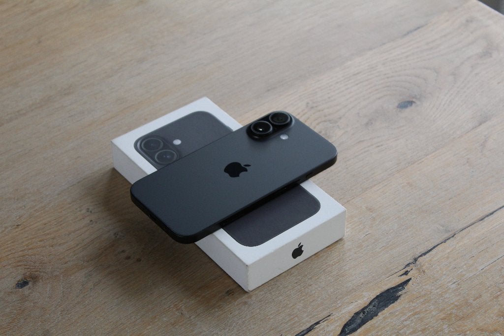 Apple iPhone 16 - 128GB - Zwart | Batterij 100% | Garantie, Apple, Zwart, IPhone 16, Ophalen of Verzenden