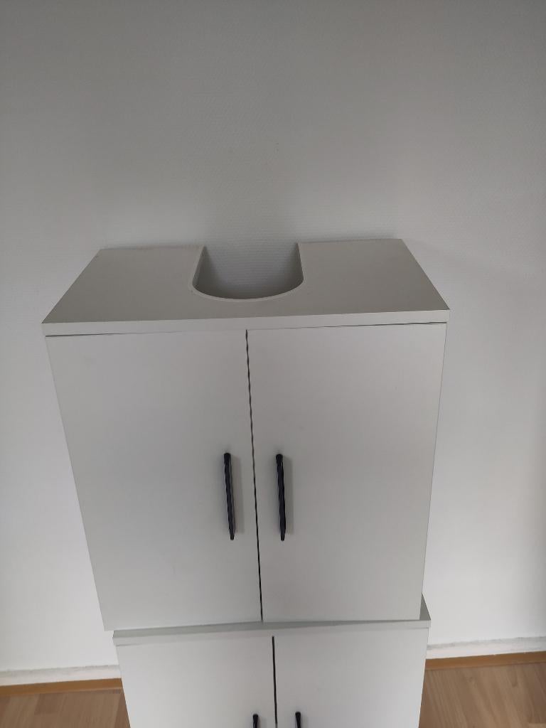 Gratis: Ikea wastafel kastjes, Huis en Inrichting, Badkamer | Badkamermeubels, Ophalen, Gebruikt, 50 tot 100 cm, Minder dan 100 cm