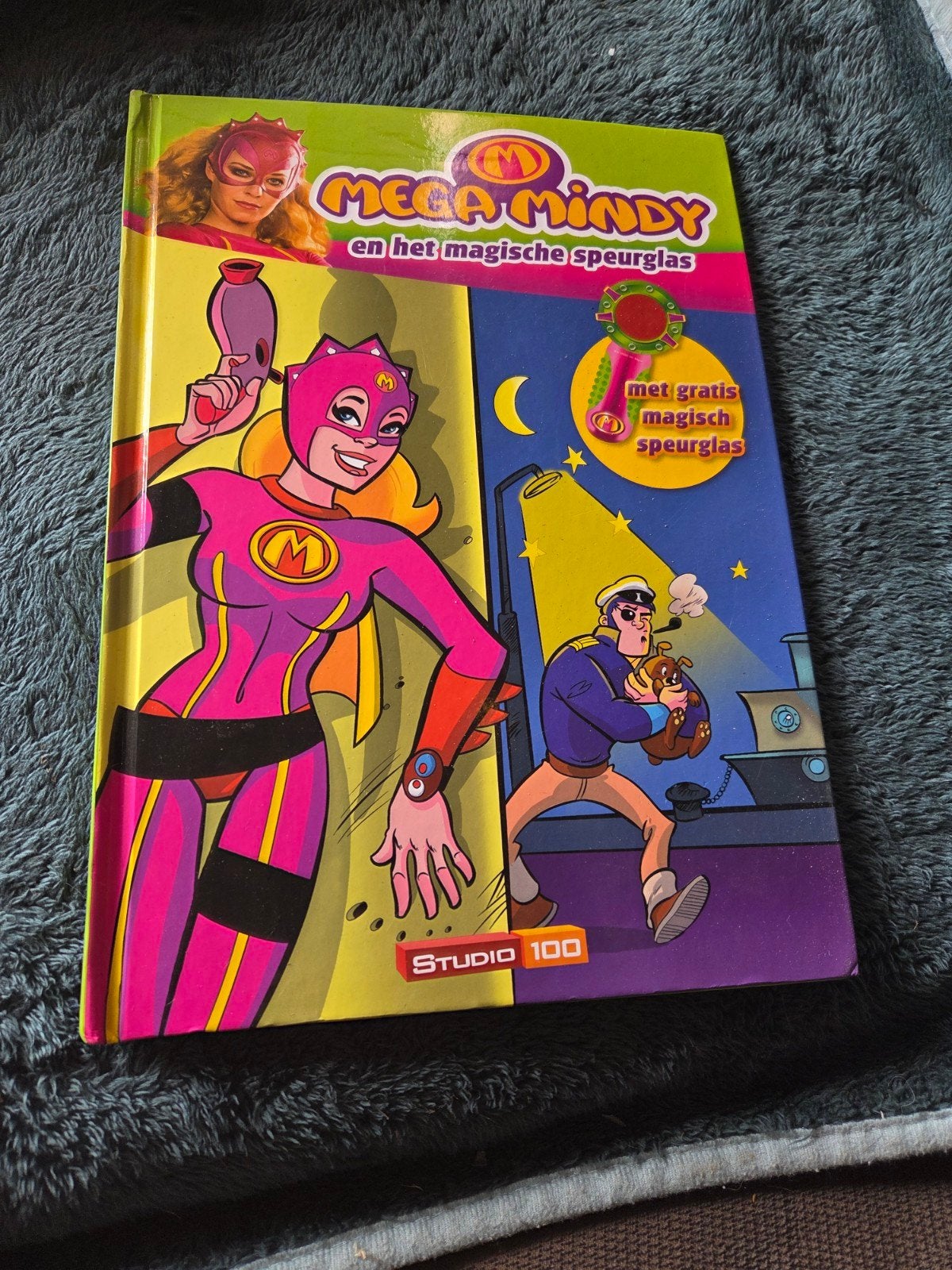 Mega Mindy en het magische speurglas - Boek met speurglas, Ophalen of Verzenden, Zo goed als nieuw