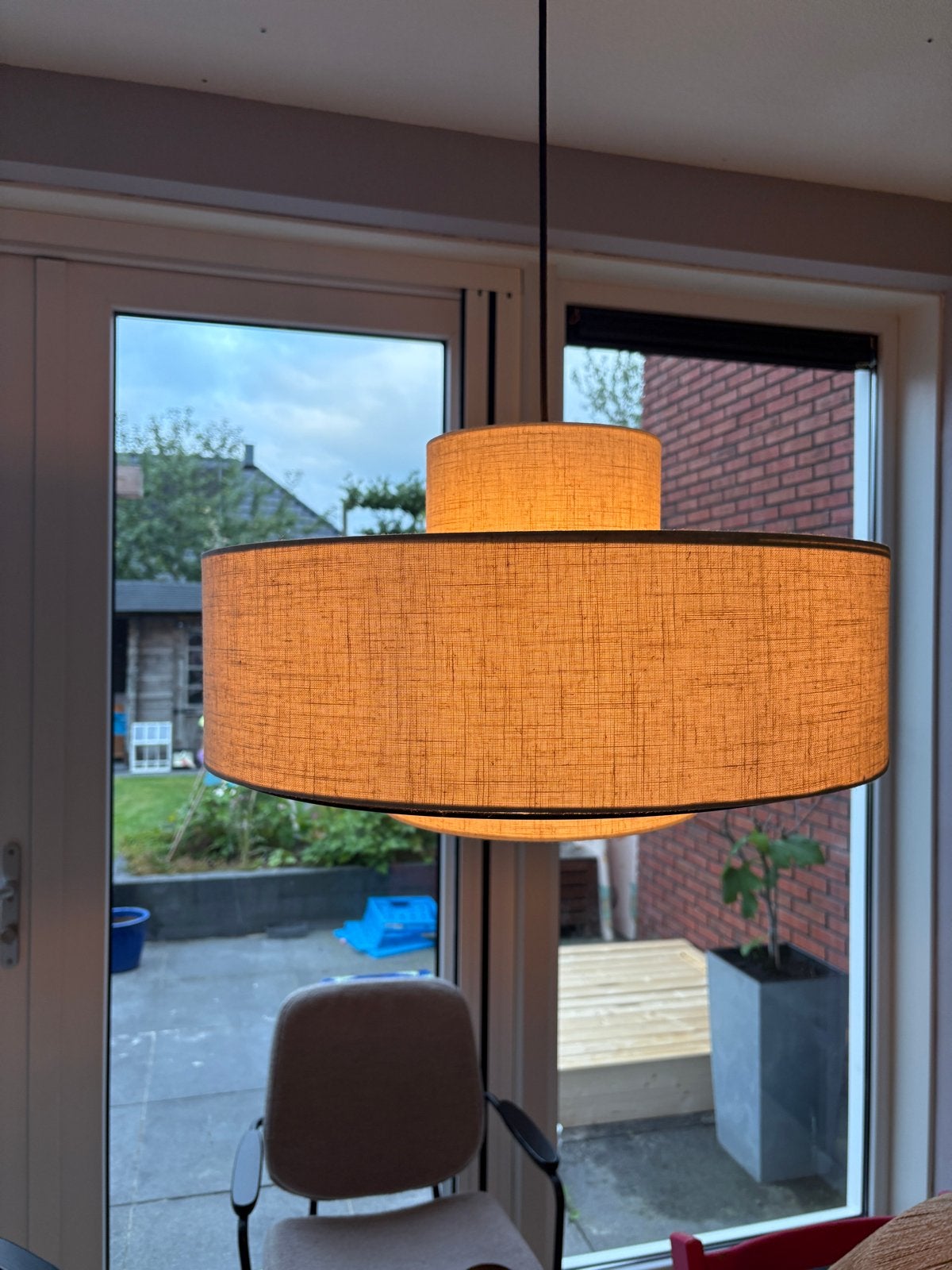 Moderne hanglamp met dubbele stoffen kap, Huis en Inrichting, Ophalen, Zo goed als nieuw, Textiel, E27 (groot)