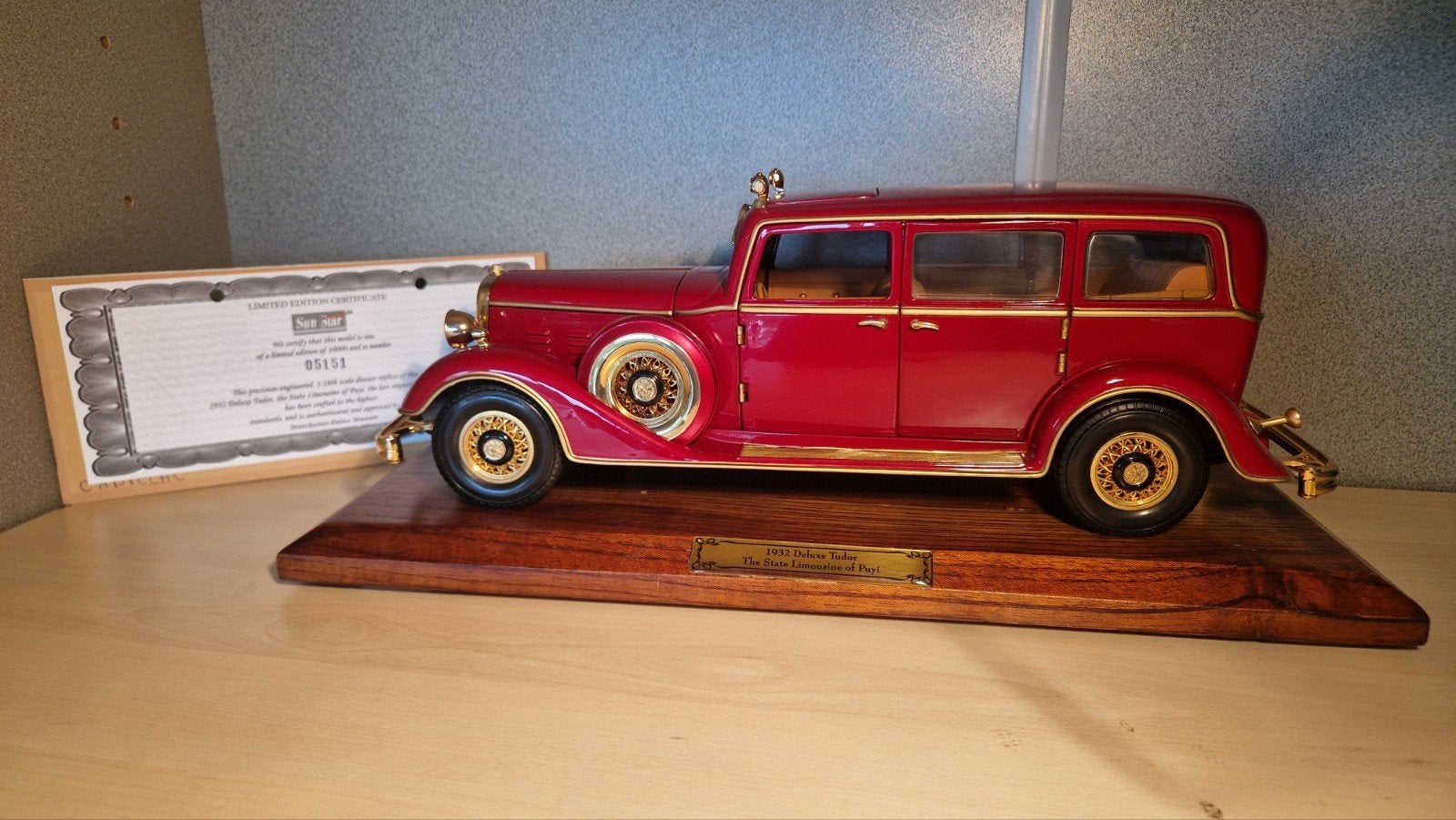 Sun Star 1:18 - 1932 Cadillac Deluxe Tudor "State Limousine, Ophalen, Sun Star