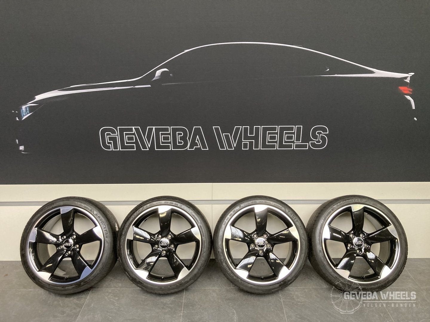 18” originele Audi A3 S3 8P 8V 8Y ‘Rotor’ velgen + banden, 18 inch, Gebruikt, -, -