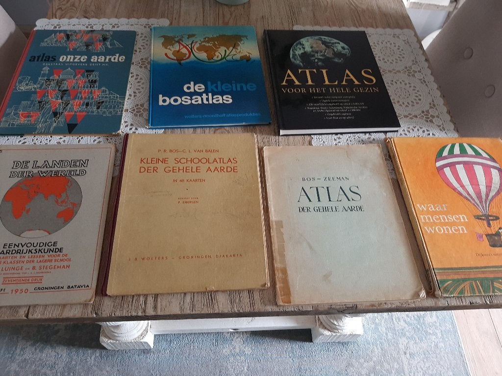 partij atlassen /landen/steden enz vintage 10x 1 koop!, Ophalen of Verzenden, Gelezen, School, Studie en Wetenschap